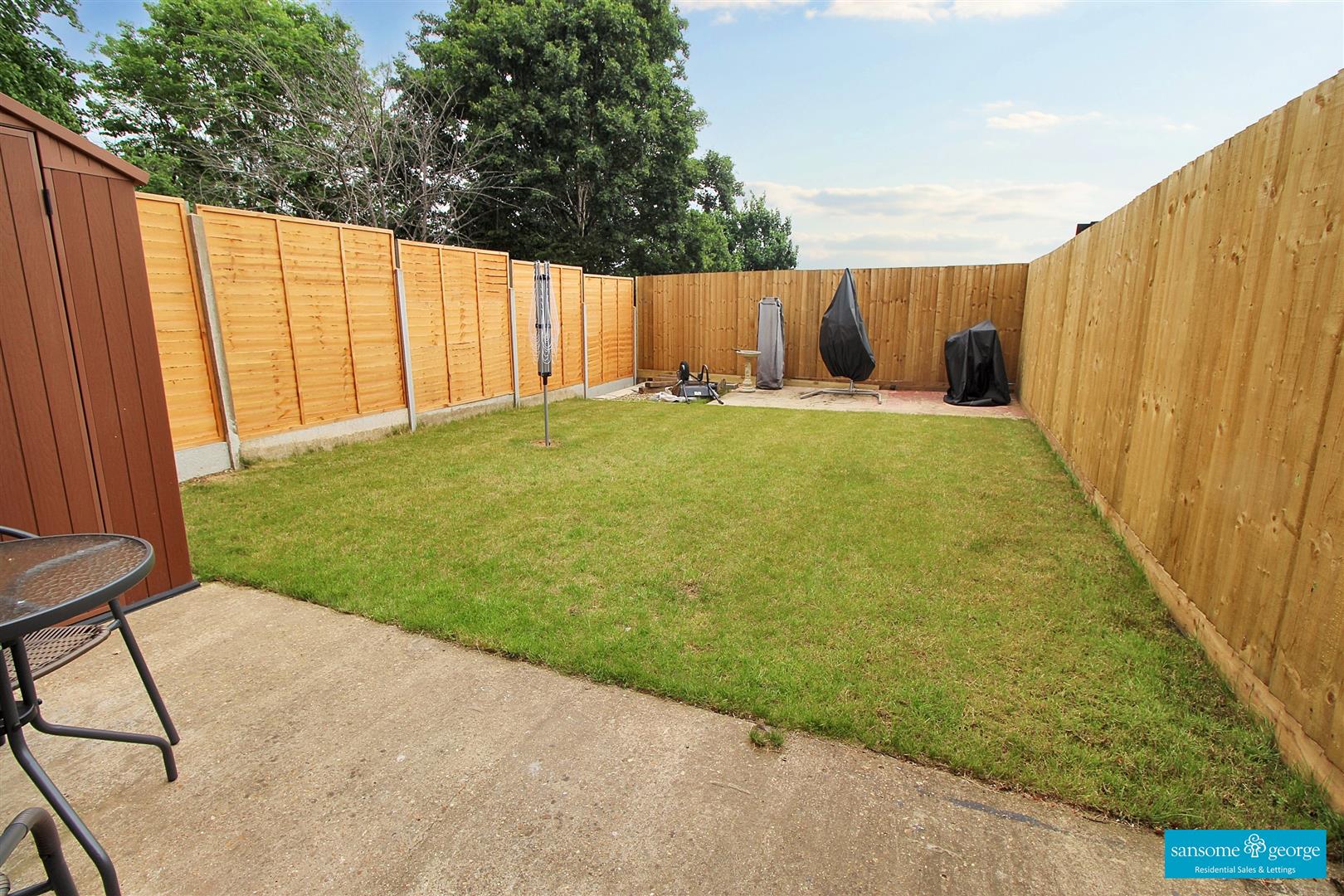 3 bed property in Kentwood Close, Tilehurst